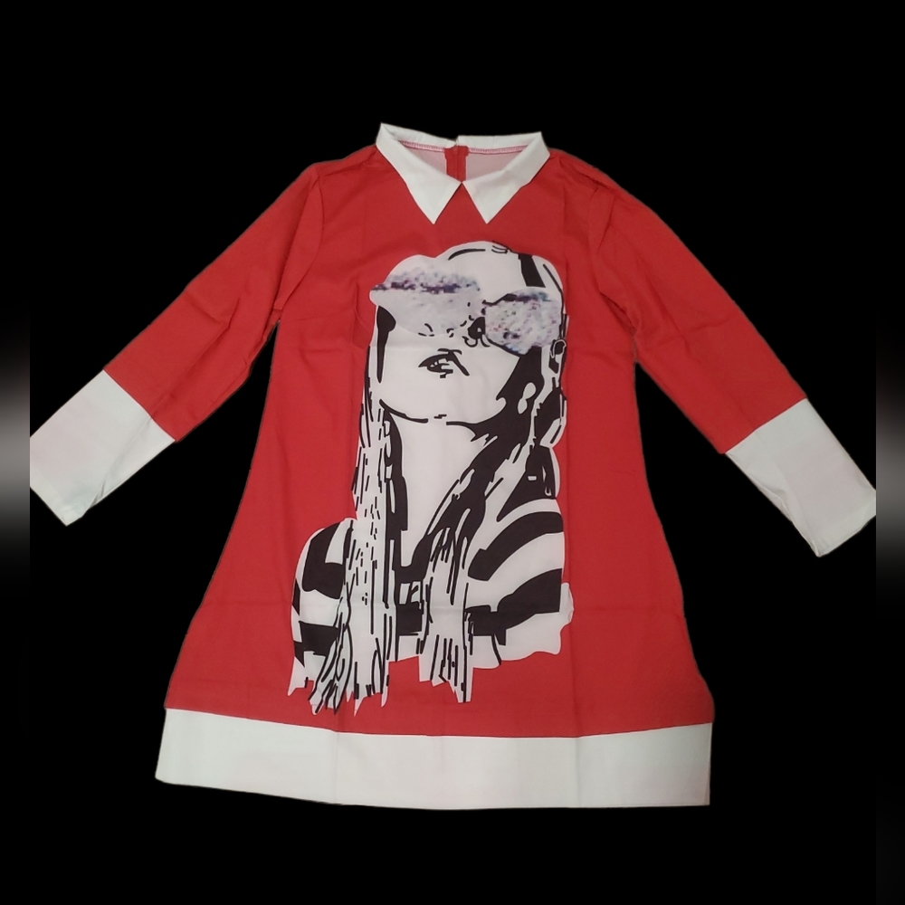 Fashion cute dress, black and white, collar, zipper on the back.